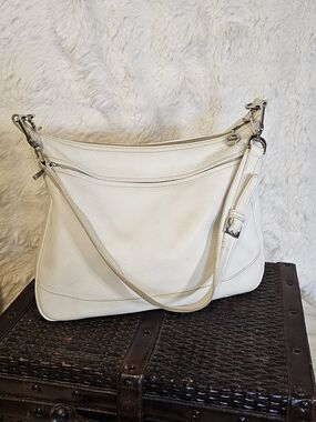 Longchamp White Leather Shoulder Bag with Silver Hardware